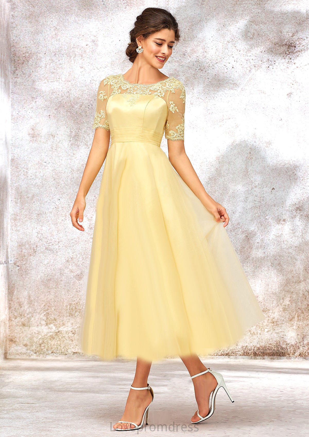 Short Sleeve A-line/Princess Tulle Bateau Bridesmaid Dresses With Lace Appliqued Sanaa DYP0025351